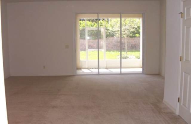 Brentwood Townhome with Social Membership Gallery 3