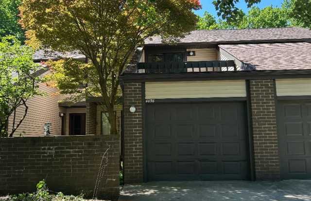 3 Bedroom Condo with Full Finished Basement for Rent Gallery 3