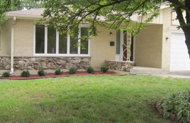 1117 Ogden Avenue - 1117 East Ogden Avenue, Western Springs, IL 60558