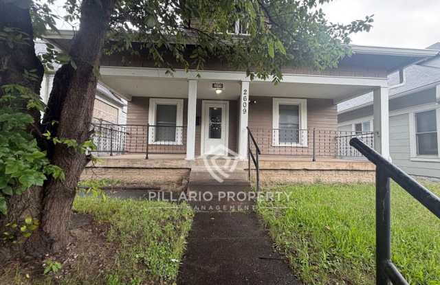3 Bedroom/1.5 Bathroom House Near Garfield Park, Available NOW! Gallery 1