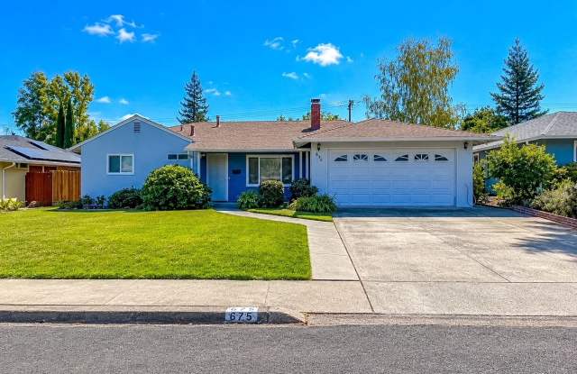 3-Bedroom Home on Large Lot with RV or Boat Parking Gallery 1