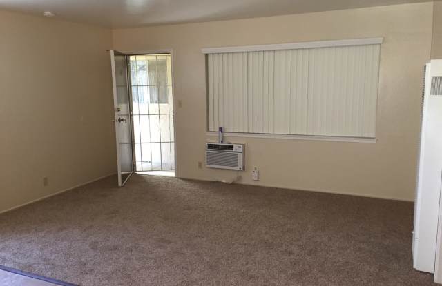 Updated 1 bed 1 bath 1st floor unit available now! Gallery 3