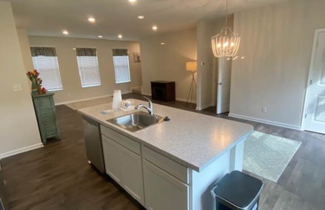 305 Stream Valley Court - 1 Gallery 4