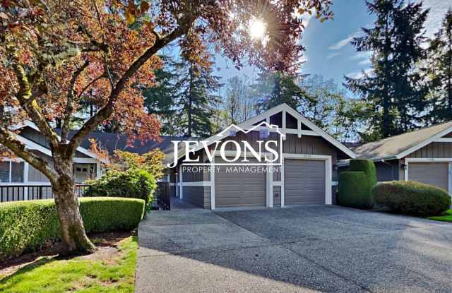 Fabulous 2 Bedrooms, 2 Bathroom, Top-Floor Condo in Klahanie photos photos
