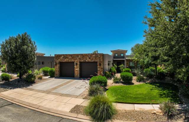 Available November 2nd! - Fully Furnished Home For Rent! With Casita. Ledges Community Gallery 3