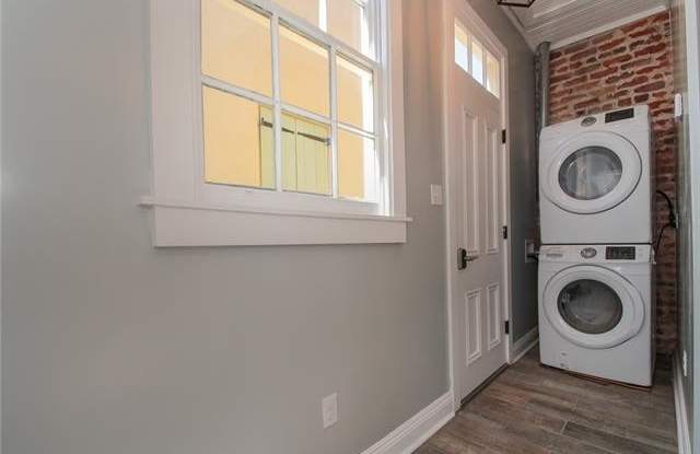 821 DAUPHINE Street Gallery 2