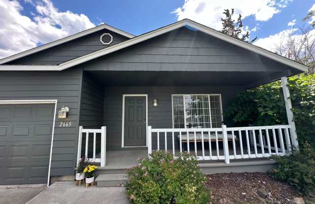 Charming 3-Bedroom Home with Open Layout  Fenced Yard! photos photos