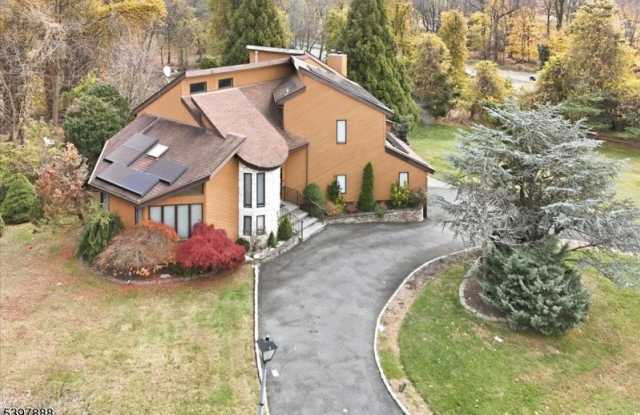 1605 Justin Pl photos photos