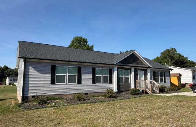 Spacious 3 Bed, 2 Bath Home in Burlington, NC - Available for Rent! photos photos Spacious 3 Bed, 2 Bath Home in Burlington, NC - Available for Rent! photos photos