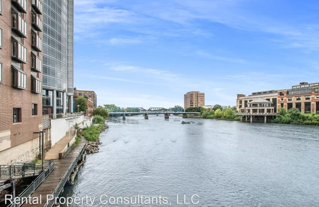 252 Pearl Street NW - 252 Pearl Street Northwest, Grand Rapids, MI 49503