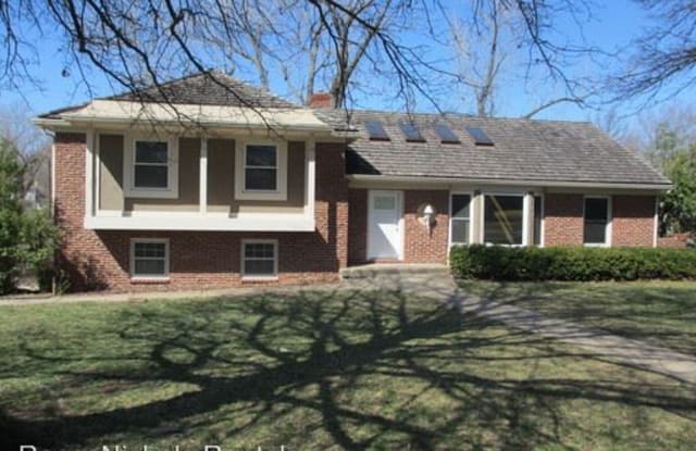10240 Granada Lane - 10240 Granada Ln, Overland Park, KS 66207