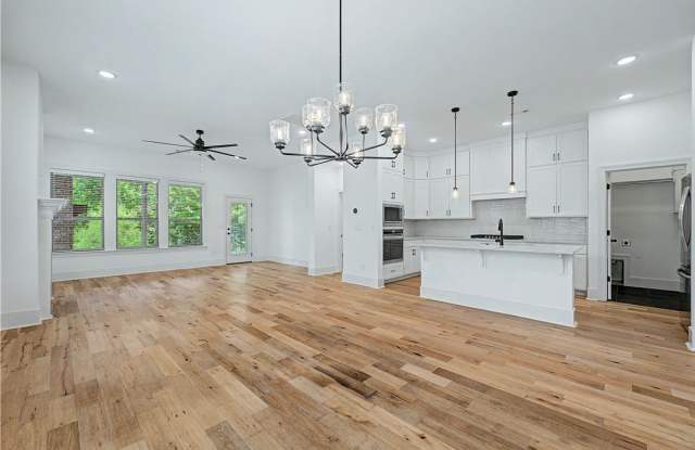 5102 Stanford Court Gallery 4