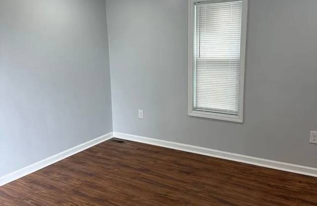 Now Leasing - Newly Renovated 1 Bedroom House Gallery 4