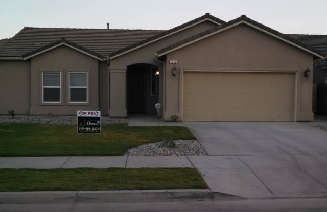Beautiful Newer 4 Bedroom Home in Los Banos! photos photos
