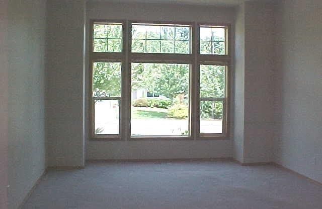 Beautiful Sherwood Home with Fully Fenced Backyard! Gallery 4