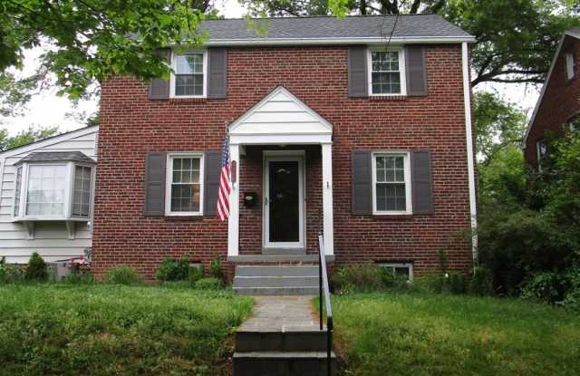 Gorgeous 4 Bedroom Single Family Home in University Park! - 4104 Tennyson Road, University Park, MD 20782