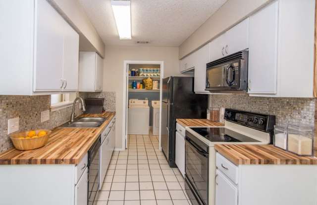 1600 Meadows Dr Gallery 3