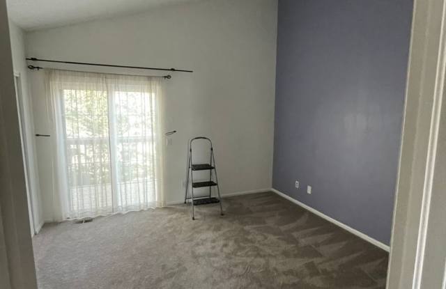 Charming 3b/3b Townhome In Downtown Louisville - Available October! Gallery 1