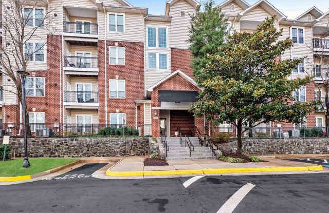 1521 SPRING GATE Drive Gallery 1