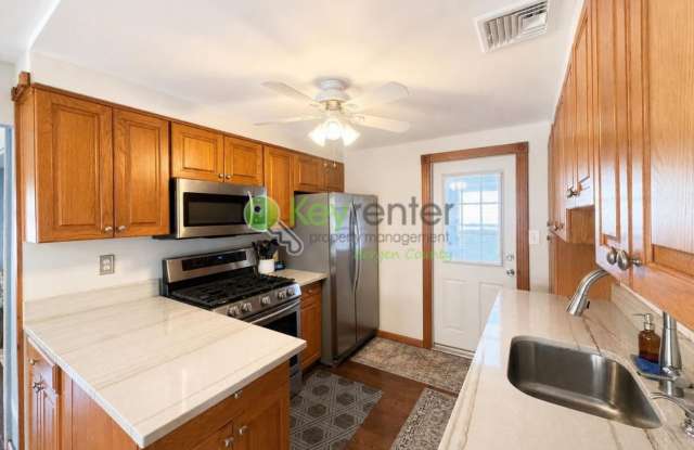 Charming Ranch Home in a Great Pompton Lakes Neighborhood Gallery 4