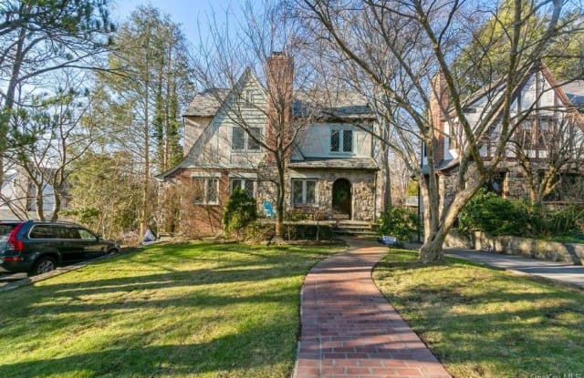 93 Caterson Terrace - 93 Caterson Terrace, Hartsdale, NY 10530