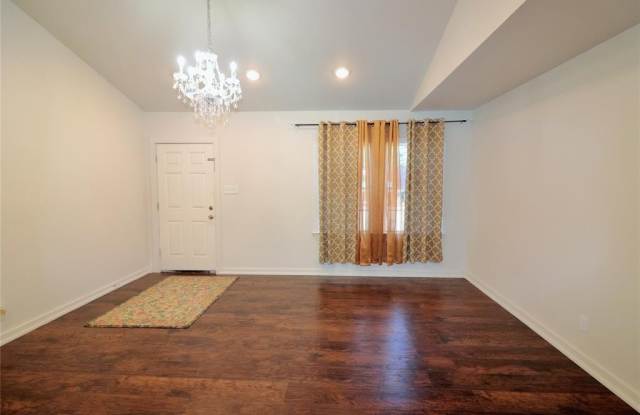 2126 Ramsey Avenue Gallery 2