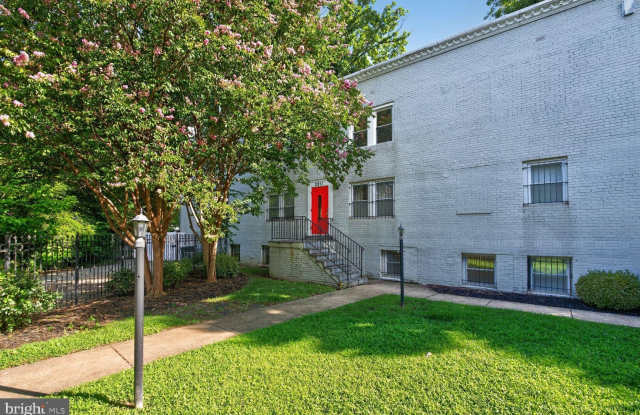 2911 8TH Street SE Gallery 2