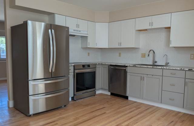 Spacious 4-Bedroom Ranch on Large Lot with Finished Basement Gallery 4