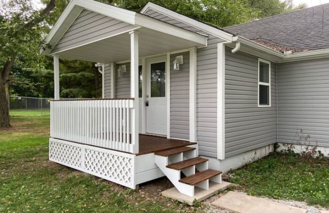 14212 Indiana 23 - 14212 Edwardsburg Highway, Granger, IN 46530