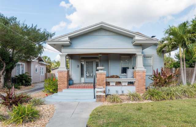 705 W ALFRED STREET photos photos