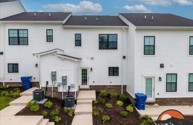 Well-Located Townhome with Private Off-Street Parking Gallery 3