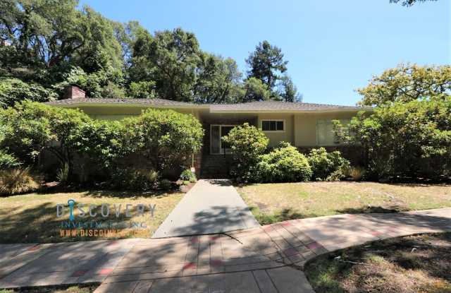 Piedmont Mid-Century 5 Bedroom 4.5 Bathroom Home - 430 Hampton Road, Piedmont, CA 94611