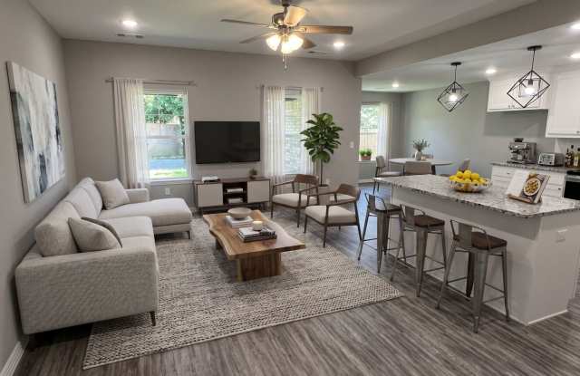 Quaint 3/2 Tucked in Quite Community Gallery 3