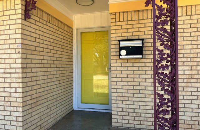 Spacias 4 Bed 3 Bath 2c Carport Home in University Park West! Gallery 4