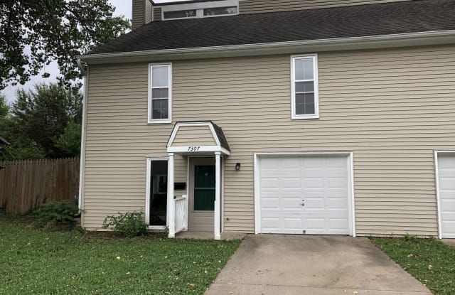 7307 W 55th Terrace - 7307 55th Terrace, Overland Park, KS 66202