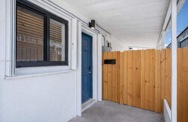 180 SW 63rd Ave photos photos