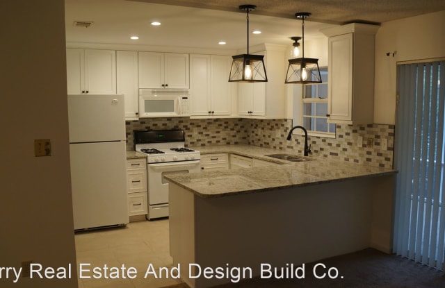 31 Sutton Place - 31 Sutton Place, Avondale Estates, GA 30002