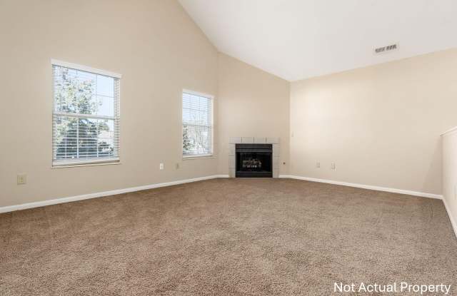 4981 Stratford Pine Lane Gallery 2