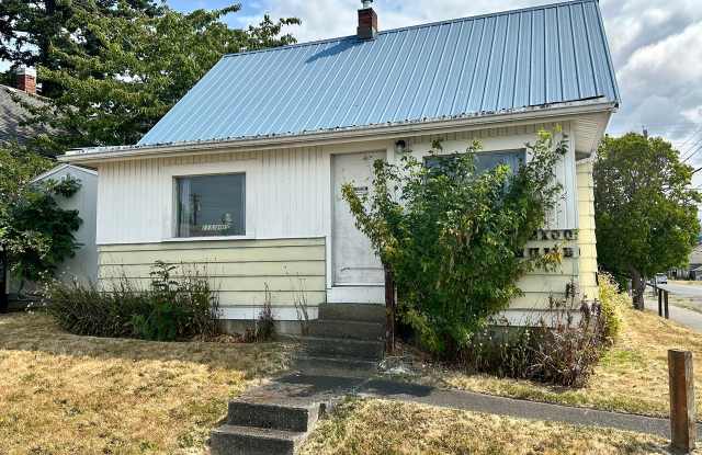 PRE-LEASING: Available Late September 2025! 3 bdrm/1 bath House! photos photos