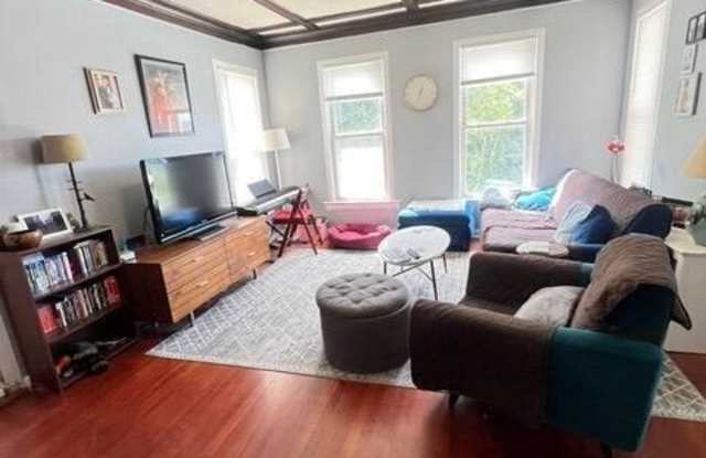 8 Hudson Terrace Gallery 2