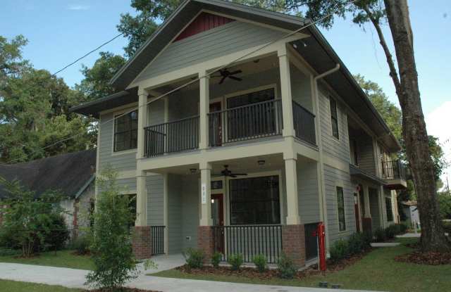 Margaret's Manor - Beautiful 2 Bedroom, 2 Bathroom Apartment Gallery 1