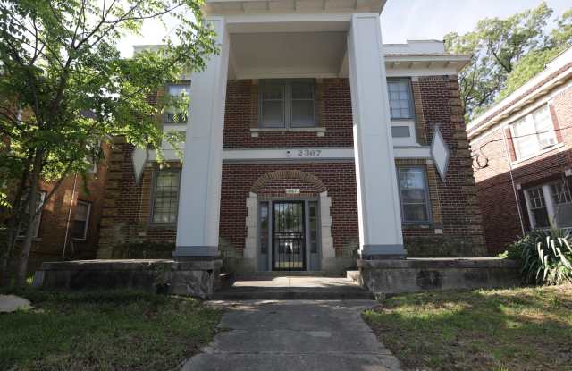 2367 Forest Avenue - 2 photos photos