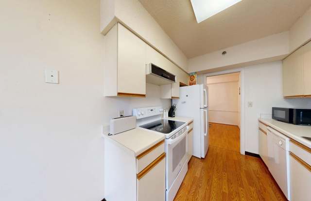 5505 SEMINARY Road Gallery 3