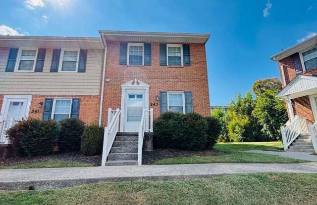 2 Bedroom, 1.5 Bath Townhouse Gallery 1