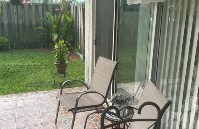 7701 SW 88th St - 7701 Southwest 88th Street, Kendall, FL 33156