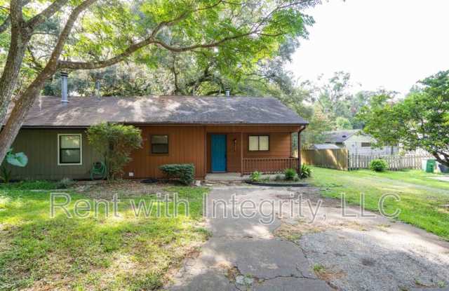 1500 Twin Lakes Cir photos photos