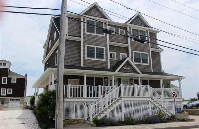 236 Sand Hill Cove Road - 236 Sand Hill Cove Road, Washington County, RI 02882