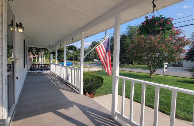 6348 HILLCREST PLACE Gallery 3