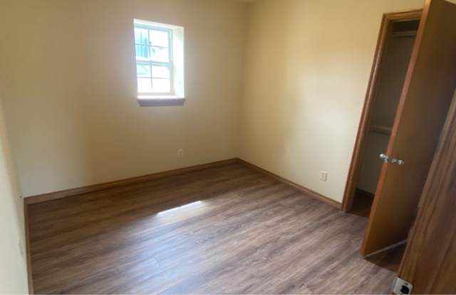 117 W. Main Gallery 4