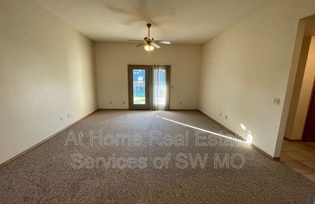 1123 N Northwood Gallery 3